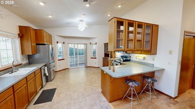 IMMACULATELY maintained home near Harris Beach, and in a quiet - photo 8