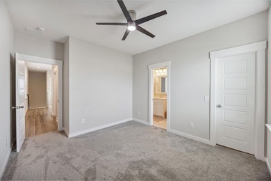 MOTIVATED SELLER - Stunning Home Packed with Upgrades! 1926 Ft2 - photo 14