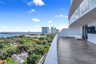 3-bedroom, 2-bath residence with exceptional views in Edgewater