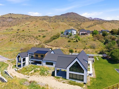 Make your way up a private lane to an exceptional modern estate - photo 6
