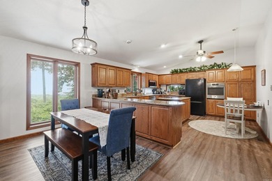 Wake up to breathtaking lake and mountain views with spectacular - photo 11