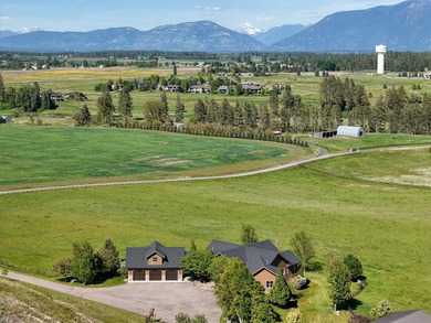 One-of-a-kind equestrian estate. Two homes sitting on two - photo 2