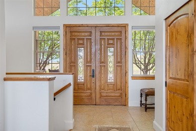 One-of-a-kind equestrian estate. Two homes sitting on two - photo 5