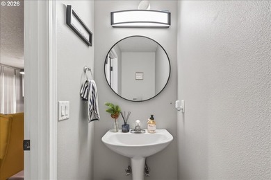Seller is motivated to find this gorgeous home a new owner, come - photo 19