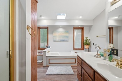 Wake up to breathtaking lake and mountain views with spectacular - photo 23