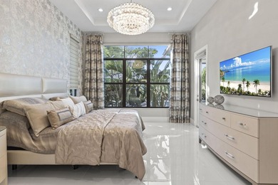 Stunning 4-bedroom, 5-bathroom lakefront estate home in - photo 10