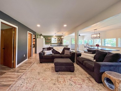 Remodeled home only 5 miles from Colville overlooking the south - photo 11