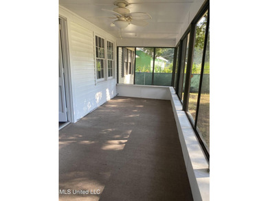 MOVE IN READY! NOT IN FLOOD ZONE! Great for first time home - photo 13