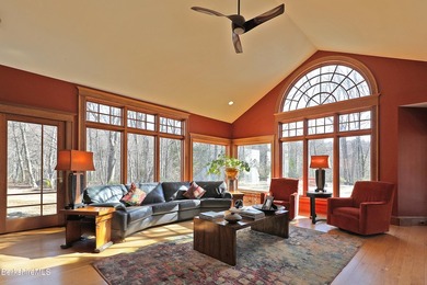 The Definition of Ultimate Privacy! A masterpiece of a home - photo 16