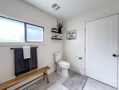 Remodeled home only 5 miles from Colville overlooking the south - photo 18