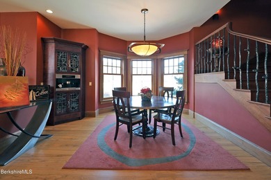 The Definition of Ultimate Privacy! A masterpiece of a home - photo 23