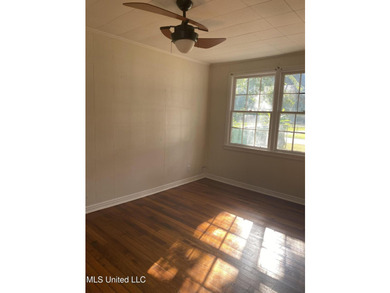 MOVE IN READY! NOT IN FLOOD ZONE! Great for first time home - photo 24