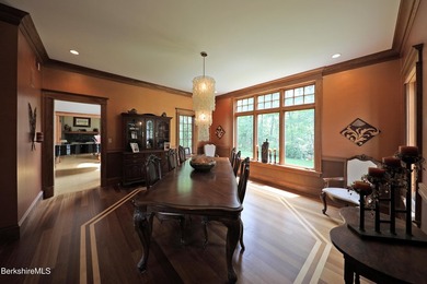 The Definition of Ultimate Privacy! A masterpiece of a home - photo 27