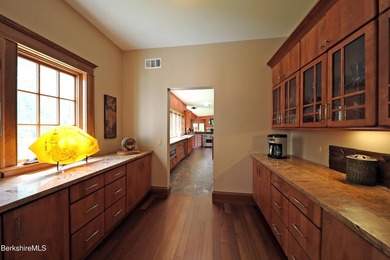 The Definition of Ultimate Privacy! A masterpiece of a home - photo 28