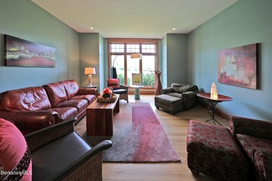 The Definition of Ultimate Privacy! A masterpiece of a home - photo 30