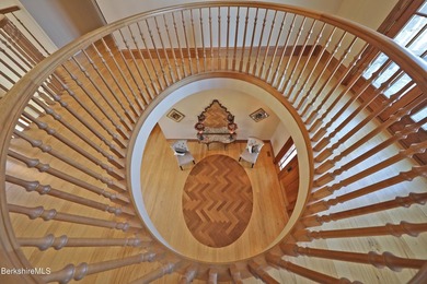 The Definition of Ultimate Privacy! A masterpiece of a home - photo 47