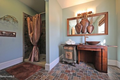 The Definition of Ultimate Privacy! A masterpiece of a home - photo 52
