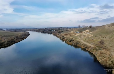 Lake Home For Sale in Wilder, Idaho