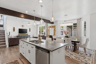 Stunning 5-bedroom, 3.5-bath Saratoga Springs home with - photo 9