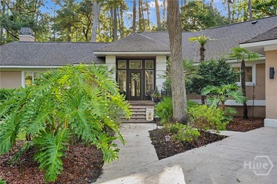 Exceptional privacy and an unbeatable location in Oakridge at - photo 3