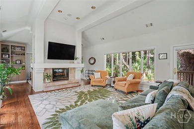 Exceptional privacy and an unbeatable location in Oakridge at - photo 6
