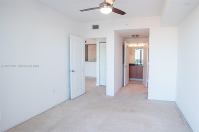 Beautiful unit in high floor with spectacular view of city