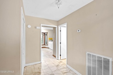 A perfect blend of waterfront serenity and everyday comfort - photo 11