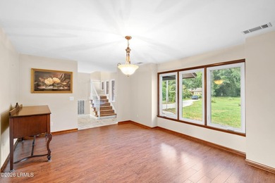 A perfect blend of waterfront serenity and everyday comfort - photo 13