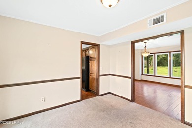 A perfect blend of waterfront serenity and everyday comfort - photo 15