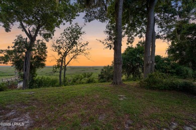 A perfect blend of waterfront serenity and everyday comfort - photo 22