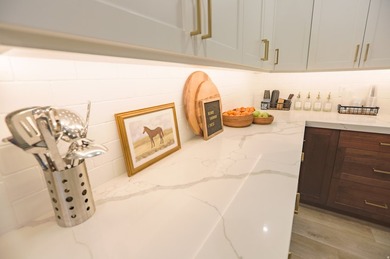 The pinnacle of craftsmanship, this custom palatial rambler - photo 26