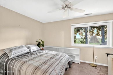 A perfect blend of waterfront serenity and everyday comfort - photo 39
