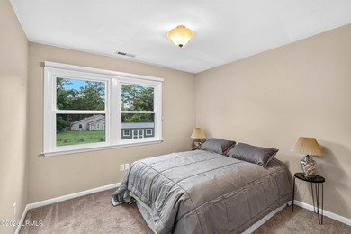A perfect blend of waterfront serenity and everyday comfort - photo 42