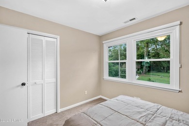 A perfect blend of waterfront serenity and everyday comfort - photo 43