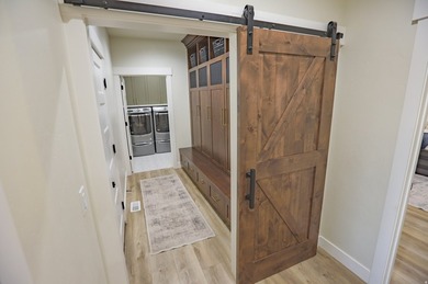 The pinnacle of craftsmanship, this custom palatial rambler - photo 45