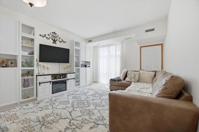 Affordable, modern condo with a bright south-facing exposure - photo 8