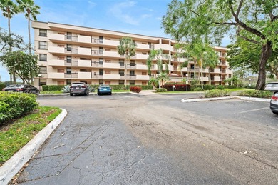 (private lake, pond, coastal) Condo For Sale in Coconut Creek Florida