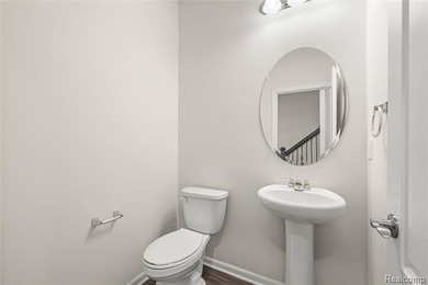 READY FOR IMMEDIATE OCCUPANCY, NORTH FACING, WELL MAINTAINED - photo 14