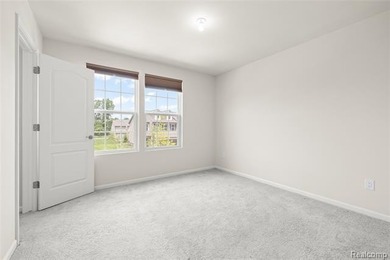 READY FOR IMMEDIATE OCCUPANCY, NORTH FACING, WELL MAINTAINED - photo 21