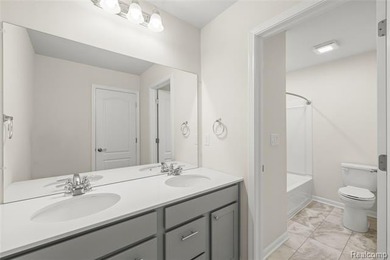 READY FOR IMMEDIATE OCCUPANCY, NORTH FACING, WELL MAINTAINED - photo 22