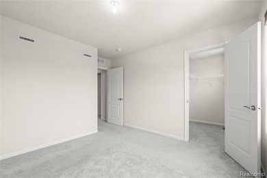 READY FOR IMMEDIATE OCCUPANCY, NORTH FACING, WELL MAINTAINED - photo 23