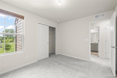 READY FOR IMMEDIATE OCCUPANCY, NORTH FACING, WELL MAINTAINED - photo 25