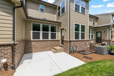 READY FOR IMMEDIATE OCCUPANCY, NORTH FACING, WELL MAINTAINED - photo 33