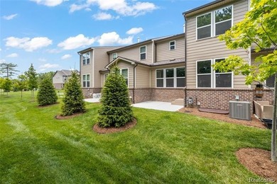 READY FOR IMMEDIATE OCCUPANCY, NORTH FACING, WELL MAINTAINED - photo 34