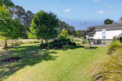 Welcome to this beautifully maintained 4 bedroom, 3.5 bath home - photo 42