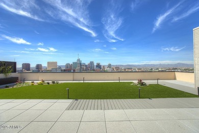 Enjoy iconic, unobstructed views of the Japanese Friendship