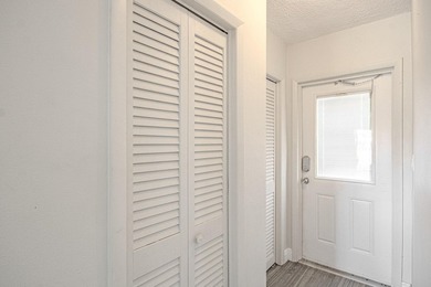 OWNER OCCUPIED PLEASE CALL LISTING AGENT FOR - photo 8