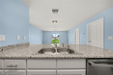 Welcome home! This delightful house is an incredible starter - photo 13