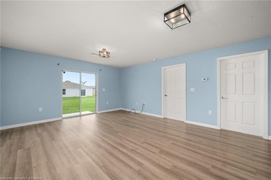 Welcome home! This delightful house is an incredible starter - photo 17