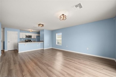 Welcome home! This delightful house is an incredible starter - photo 19